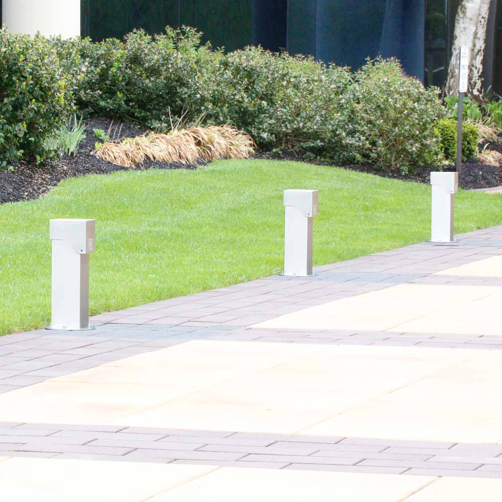 pedestals+in+a+streetscape. pedestals in a streetscape.